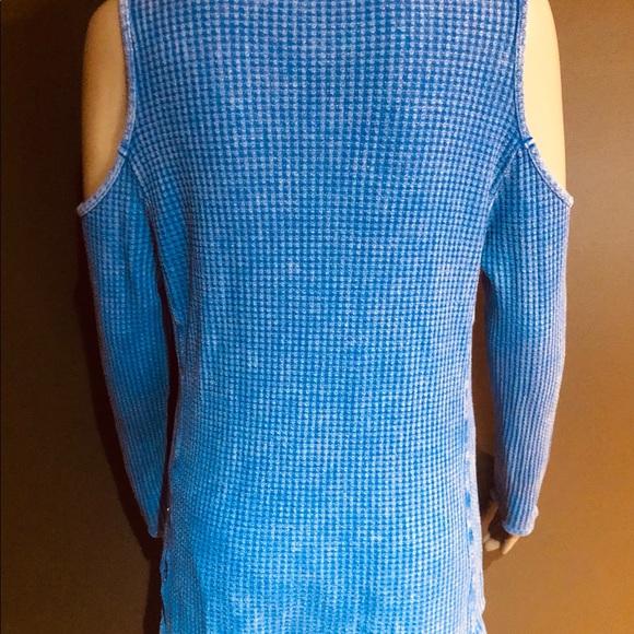 Woman’s Cold Shoulder Sweater - Picture 2 of 2